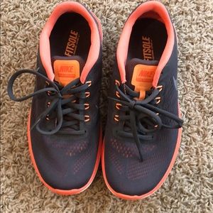 Nike- Women’s size 7 sneakers